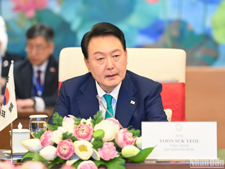 Tổng thống Hàn Quốc Yoon Suk Yeol phát biểu tại buổi tiếp. Tổng thống Hàn Quốc Yoon Suk Yeol phát biểu tại buổi tiếp.