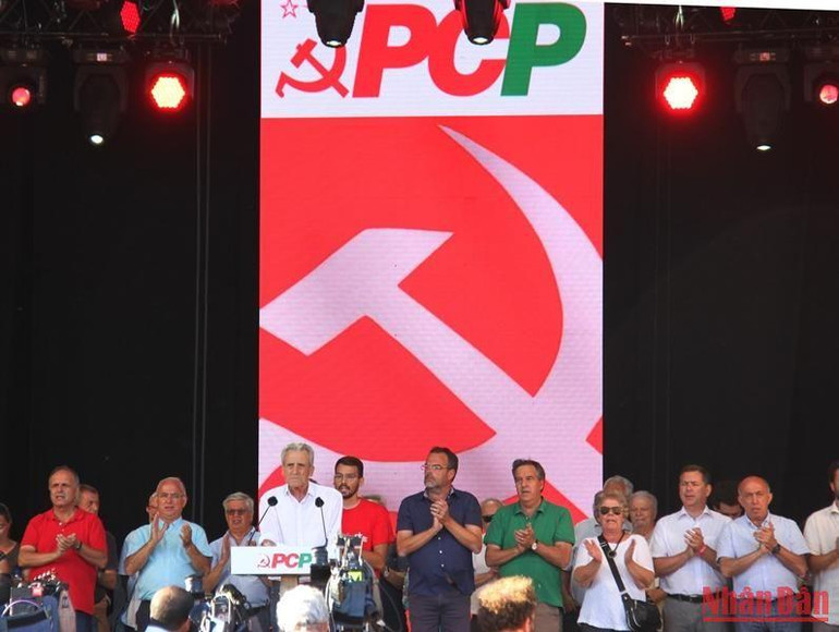 Tổng Bí thư PCP Jerónimo de Sousa khẳng định, đoàn kết quốc tế góp phần làm lan tỏa tinh thần của hội báo Avante và thúc đẩy nỗ lực đấu tranh vì hòa bình và hữu nghị.