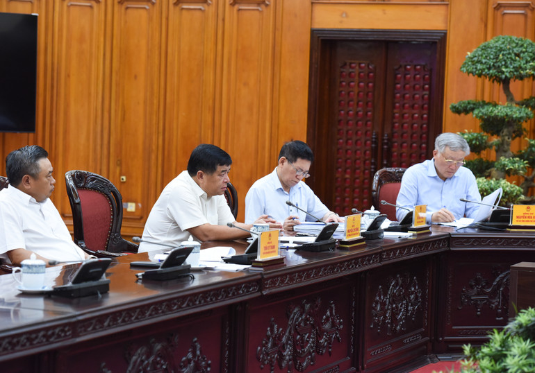 Các đại biểu tham dự cuộc họp.