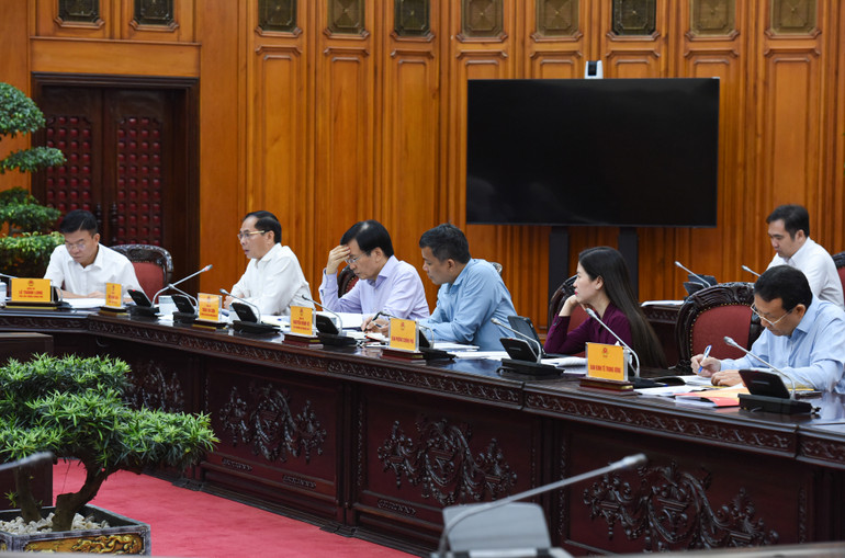 Các đại biểu tham dự cuộc họp.