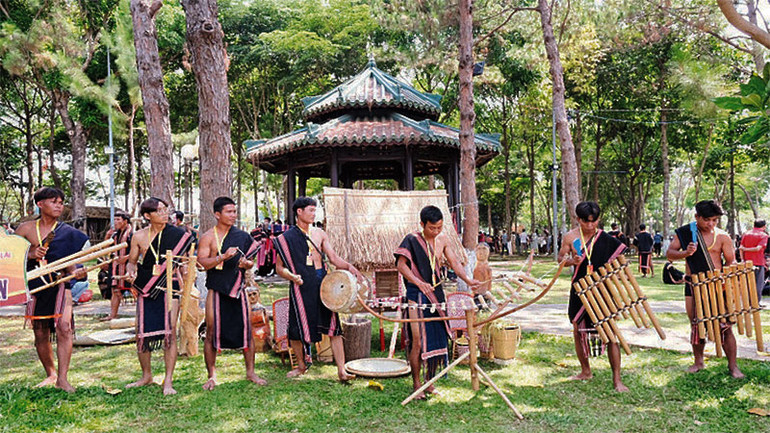 Nhiều hoạt động sôi nổi thu hút người xem tại Ngày hội.