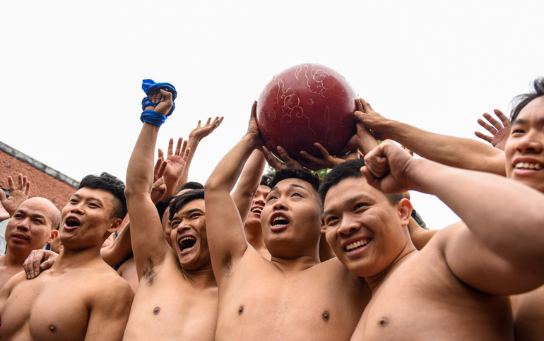 Cảm xúc vỡ òa của đội vô địch hội vật cầu Thúy Lĩnh 2023. Cảm xúc vỡ òa của đội vô địch hội vật cầu Thúy Lĩnh 2023.