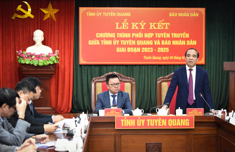 Đồng chí Chẩu Văn Lâm, Bí thư Tỉnh ủy Tuyên Quang phát biểu tại buổi lễ. (Ảnh: THÀNH ĐẠT)