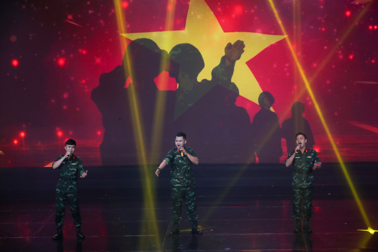 Các tiết mục văn nghệ tại chương trình.