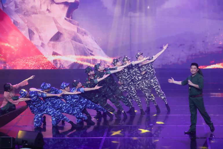 Chương trình đã trở thành cầu nối những tấm lòng hảo tâm của các cơ quan, đơn vị, doanh nghiệp và cá nhân đến với thân nhân và cán bộ, chiến sĩ nơi biển, đảo xa xôi; từ đó chia sẻ, động viên, cổ vũ mạnh mẽ ý chí, tinh thần, giúp các anh yên tâm hoàn thành xuất sắc nhiệm vụ bảo vệ biển, đảo quê hương.