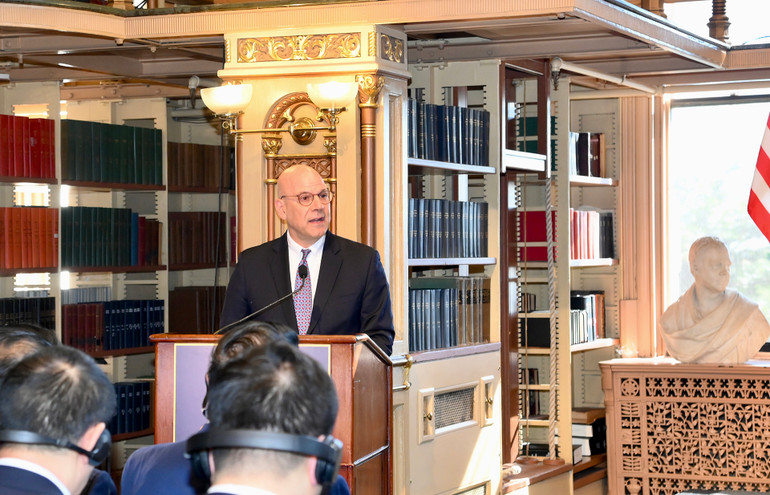 Hiệu trưởng Đại học Georgetown Joel Hellman phát biểu chào mừng Thủ tướng Phạm Minh Chính.