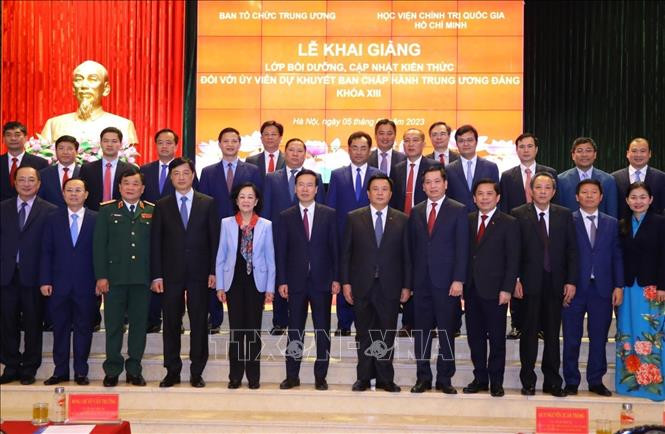 Khai giảng lớp bồi dưỡng, cập nhật kiến thức đối với các Ủy viên dự khuyết Trung ương Đảng khóa XIII ảnh 1