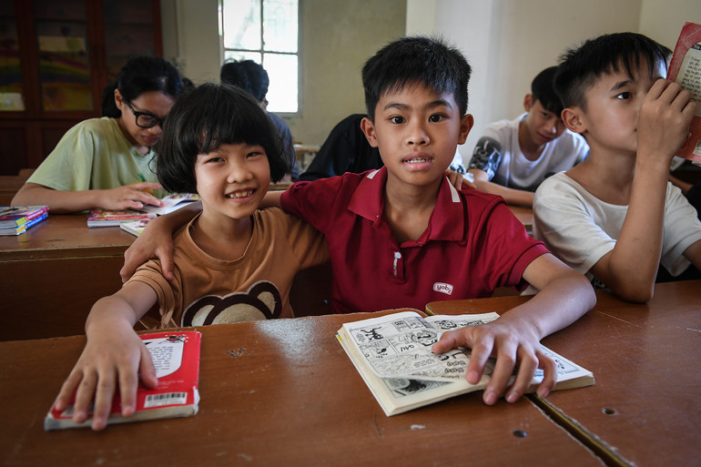 Hai anh em ruột Anh Nhi và Quốc Đạt cũng đã có 8 năm gắn bó với mái ấm tại Ba Vì. Với các em, cuộc sống đã dần trở nên tươi đẹp hơn.