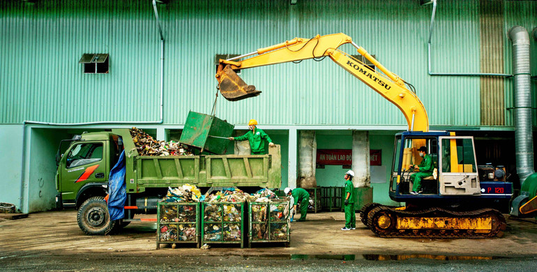 Hoàn thành bảo trì sớm gần 20 ngày, Nhà máy xử lý rác thải thành phố Cà Mau tái tiếp nhận, xử lý rác thải từ tối 15/2. (Ảnh: HỮU TÙNG)