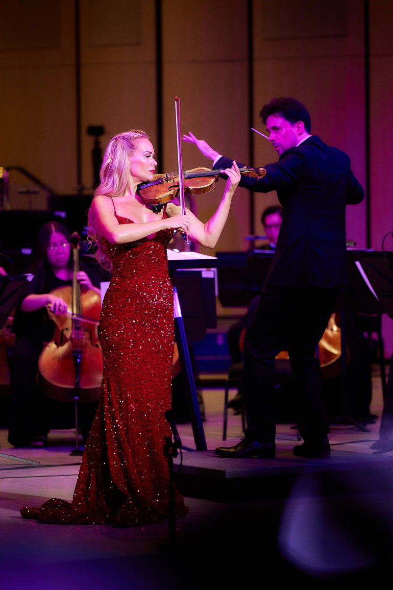 Thiên thần vĩ cầm nước Mỹ Caroline Campbell