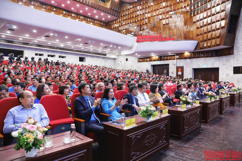 Toàn cảnh Lễ trao giải thưởng Nguyễn Văn Linh.