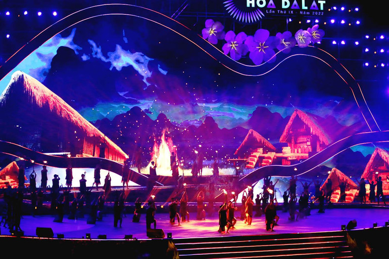 Chương trình mở đầu đêm khai mạc trong chương “Trầm tích Lang Biang”.