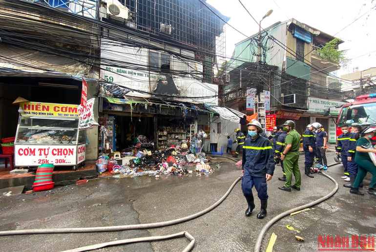 Nguyên nhân vụ cháy đang được cơ quan chức năng làm rõ. (Ảnh: THÀNH ĐẠT)