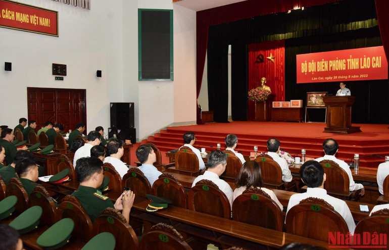 Quang cảnh buổi làm việc.