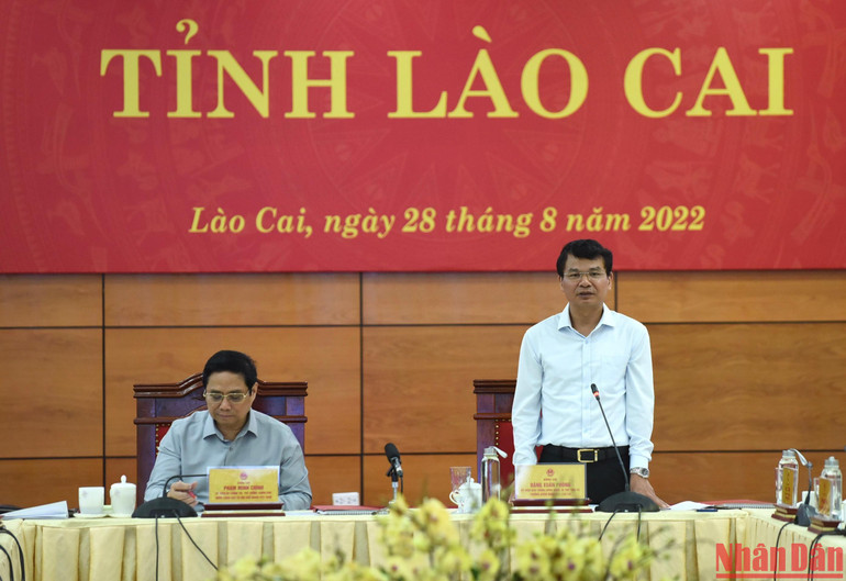 Đồng chí Đặng Xuân Phong, Bí thư Tỉnh ủy Lào Cai phát biểu tại buổi làm việc.