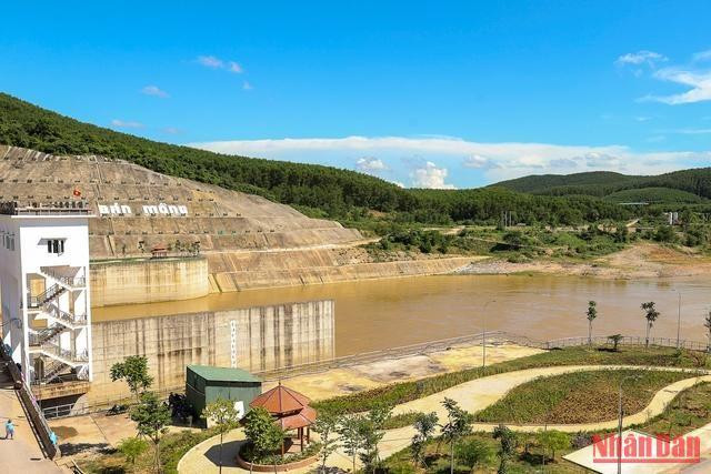 Dự án hồ thủy lợi Bản Mồng đã hoàn thiện hơn 95% công trình. (Ảnh: TRẦN HẢI)
