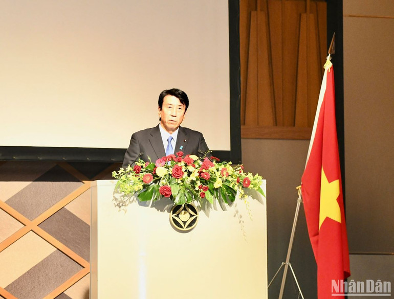 Bộ trưởng Kinh tế, Công nghiệp và Thương mại Nhật Bản (METI) Ken Saito phát biểu tại Diễn đàn.