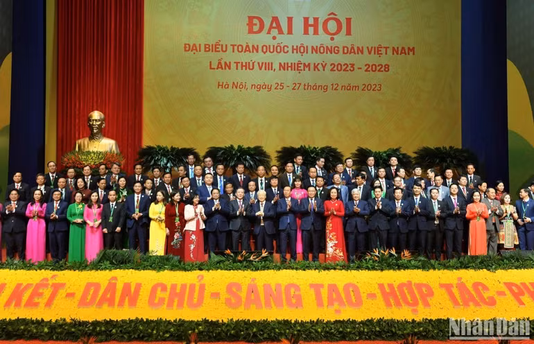 Tổng Bí thư Nguyễn Phú Trọng, các đồng chí Lãnh đạo Đảng, Nhà nước và các đại biểu tại đại hội. (Ảnh: ĐĂNG KHOA)