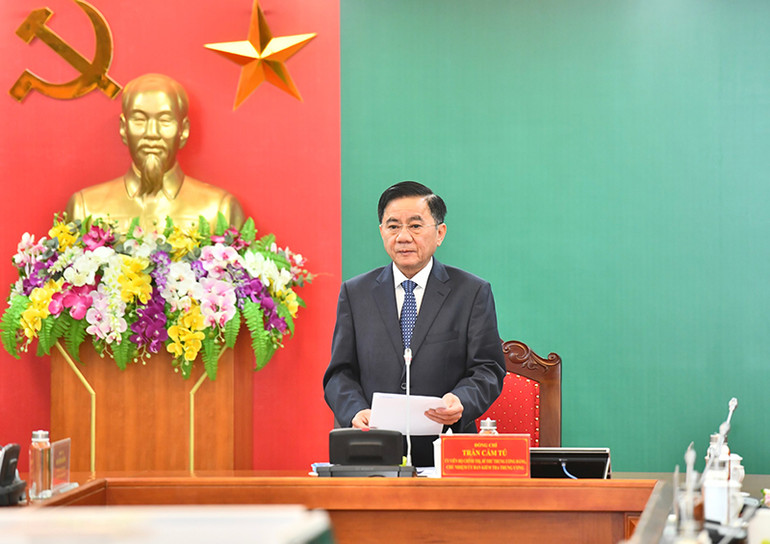 Đồng chí Trần Cẩm Tú, Ủy viên Bộ Chính trị, Bí thư Trung ương Đảng, Chủ nhiệm Ủy ban Kiểm tra Trung ương phát biểu ý kiến chỉ đạo. (Ảnh: Đăng Khoa)