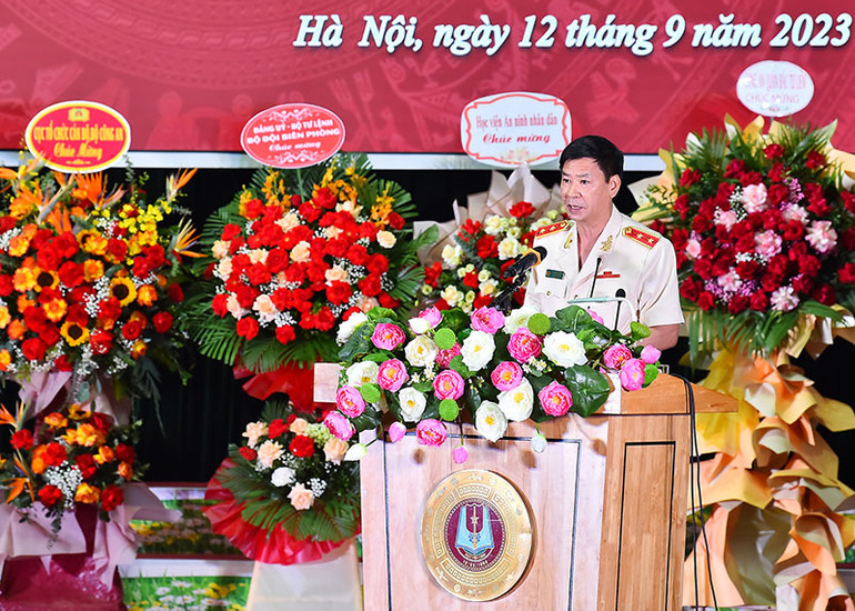 Trung tướng, GS, TS Trần Minh Hưởng, Giám đốc Học viện Cảnh sát nhân dân phải biểu khai mạc.