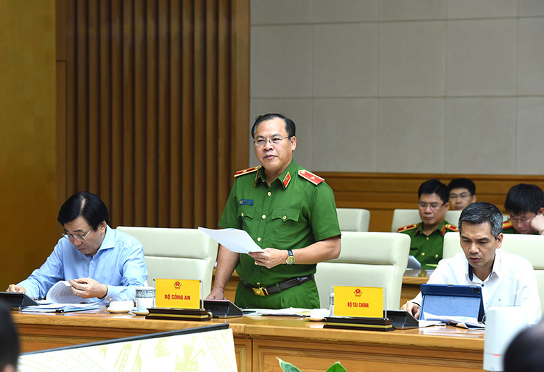 Đại diện lãnh đạo Bộ công an phát biểu.