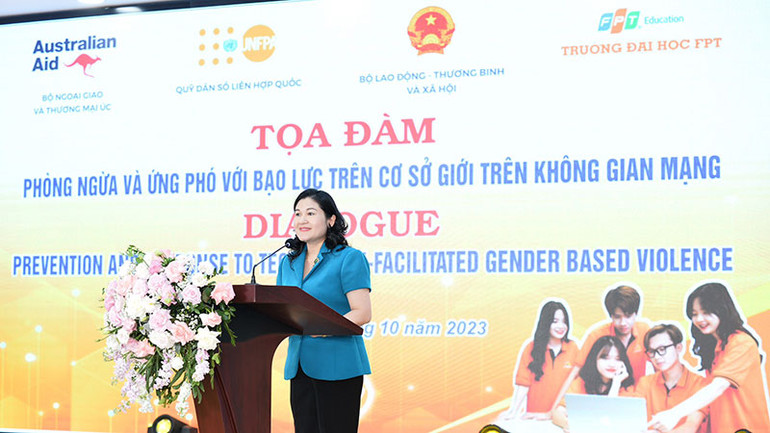 Thứ trưởng Lao động - Thương binh và Xã hội Nguyễn Thị Hà phát biểu tại tọa đàm. (Ảnh: Ban tổ chức)