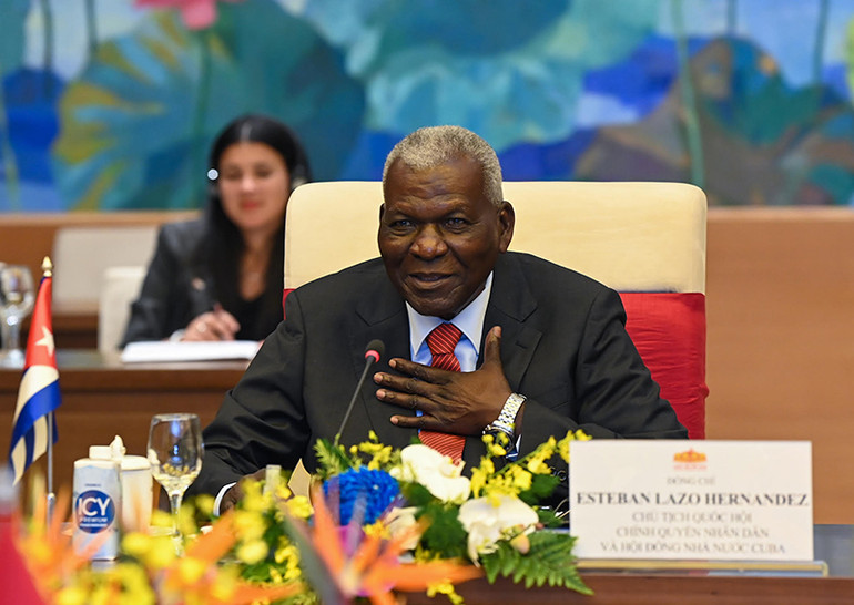 Chủ tịch Quốc hội Cuba Esteban Lazo Hernandez phát biểu tại buổi tiếp.