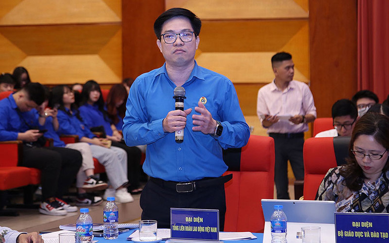 Các đại biểu tham luận trong khuôn khổ Diễn đàn.