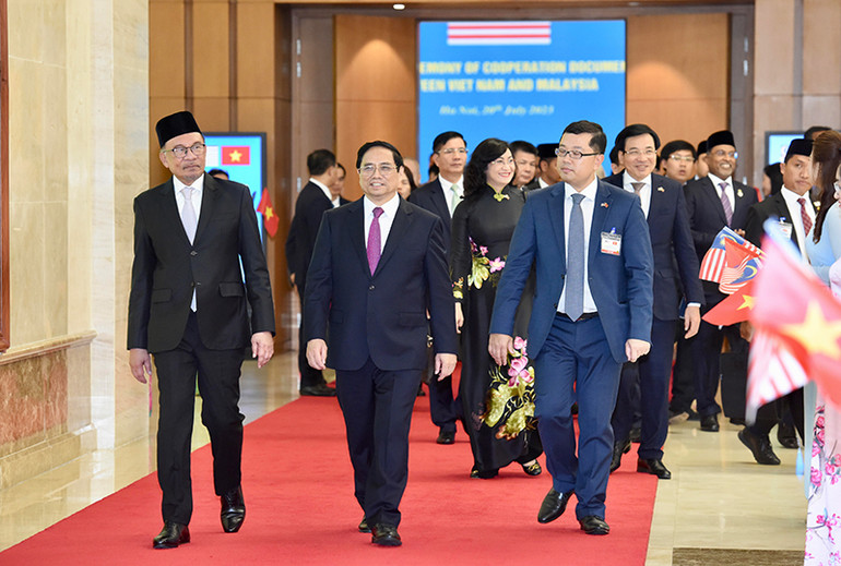 Thủ tướng Phạm Minh Chính và Thủ tướng Anwar Ibrahim.