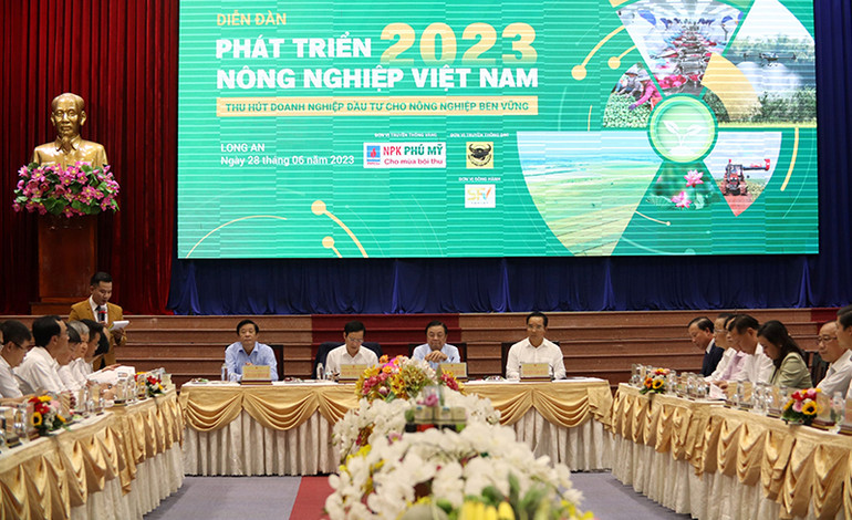 Quang cảnh diễn đàn.