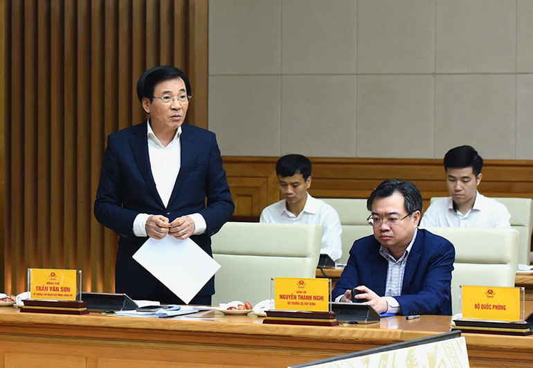 Bộ trưởng Chủ nhiệm Văn phòng Chính phủ Trần Văn Sơn phát biểu. Bộ trưởng Chủ nhiệm Văn phòng Chính phủ Trần Văn Sơn phát biểu.