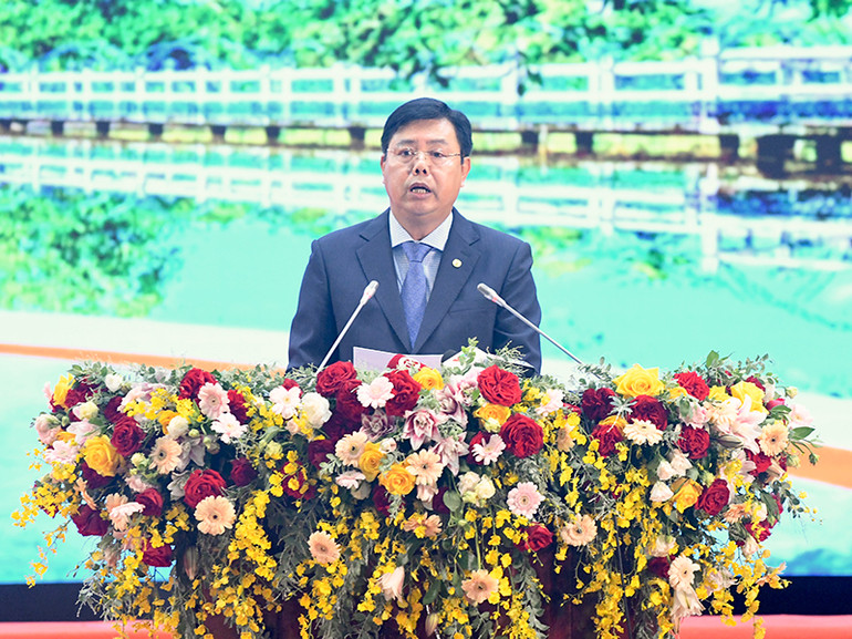 Bí thư Tỉnh ủy Cà Mau Nguyễn Tiến Hải phát biểu ý kiến tại hội nghị.