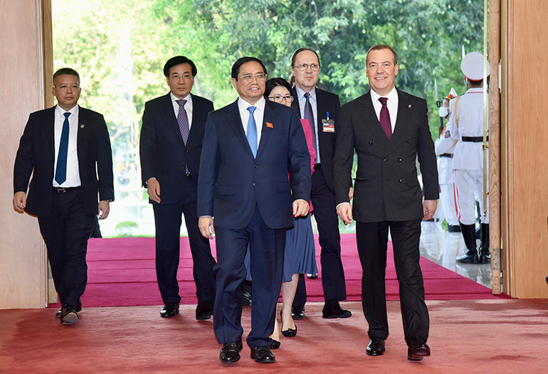 Thủ tướng Phạm Minh Chính và Chủ tịch Đảng Nước Nga Thống nhất, Phó Chủ tịch Hội đồng An ninh Liên bang Nga Dmitry Medvedev.