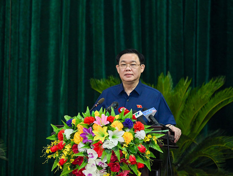 Chủ tịch Quốc hội Vương Đình Huệ phát biểu chỉ đạo tại kỳ họp.