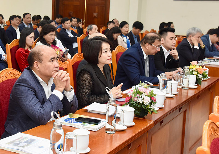 Các đại biểu tham dự hội nghị.