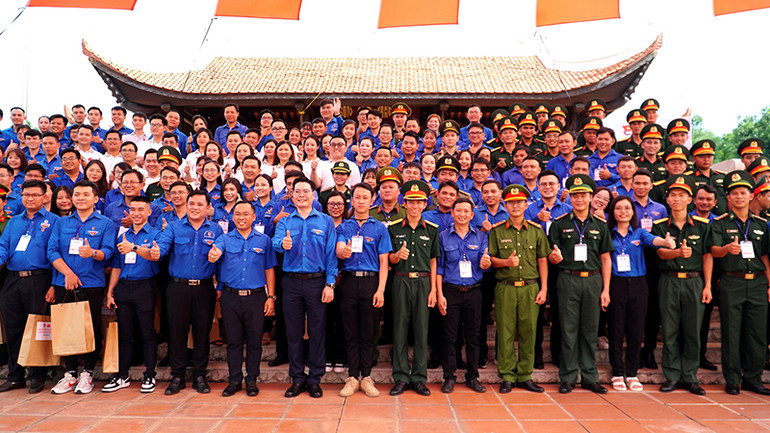 Các đại biểu tham dự Liên hoan thanh niên tiên tiến làm theo lời Bác cụm Đông Nam Bộ.