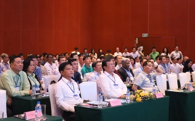 Các đại biểu dự Hội thảo nâng cao năng lực cạnh tranh mía đường Việt Nam.