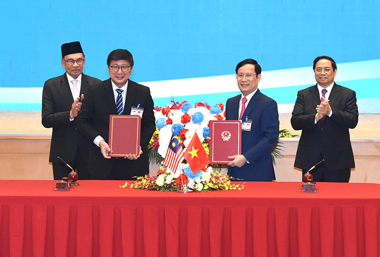 Lễ ký Bản ghi nhớ về hợp tác giữa Liên đoàn Thương mại và Công nghiệp Việt Nam với Phòng Thương mại và Công nghiệp quốc gia Malaysia.
