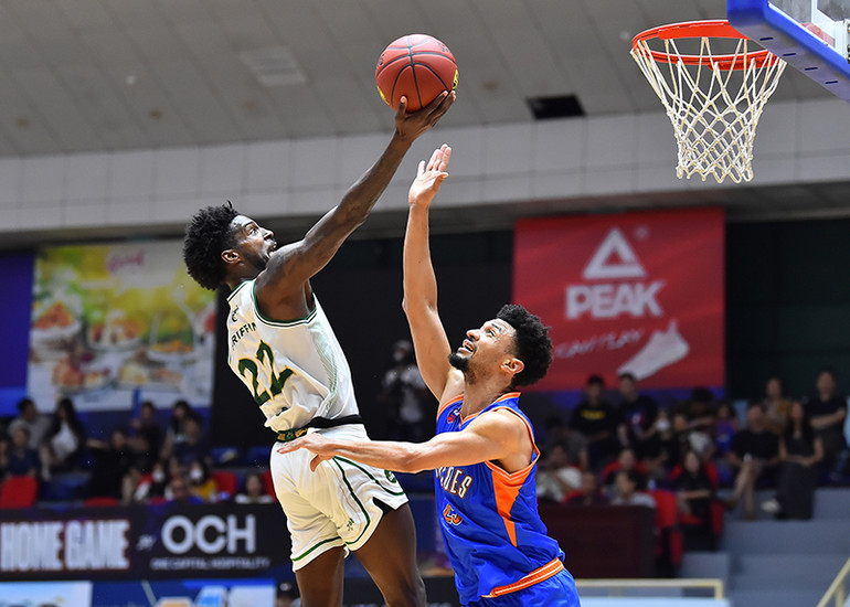 Dù thi đấu nỗ lực với 20 điểm, 8 rebounds (bắt bóng bật bảng) và 7 assists thế nhưng Brachon Griffin vẫn không thể giúp đội nhà thoát khỏi trận thua tại Nhà thi đấu Hoàng Mai, qua đó xa dần giấc mơ có mặt tại vòng Playoffs khi đội bóng Cần Thơ mới chỉ có 4 chiến thắng trong mùa giải năm nay.