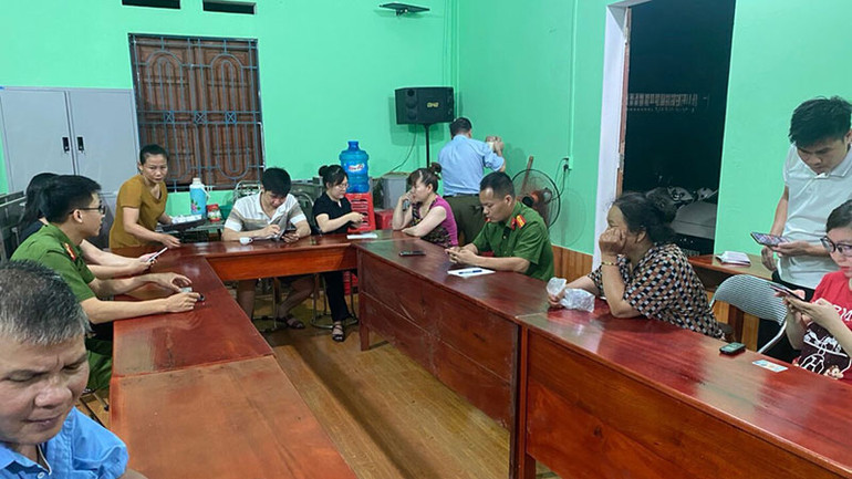 Hướng dẫn, hỗ trợ người dân kích hoạt tài khoản định danh điện tử (Đề án 06/CP).