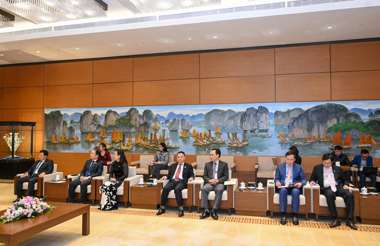 Các đại biểu Quốc hội Việt Nam dự buổi tiếp.