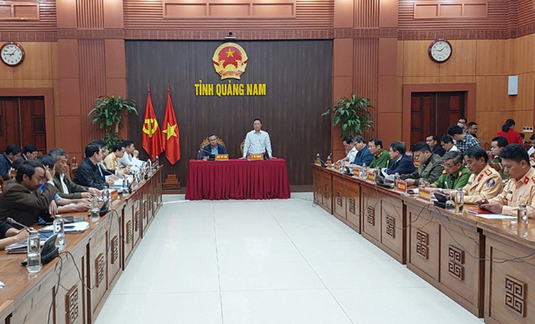 Chủ tịch Ủy ban nhân dân tỉnh Lê Trí Thanh yêu cầu công an điều tra, làm rõ nguyên nhân các vụ tai nạn giao thông nghiêm trọng.