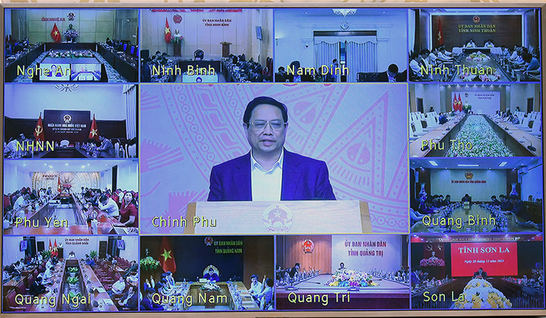 Phiên họp diễn ra dưới hình thức trực tiếp và trực tuyến.