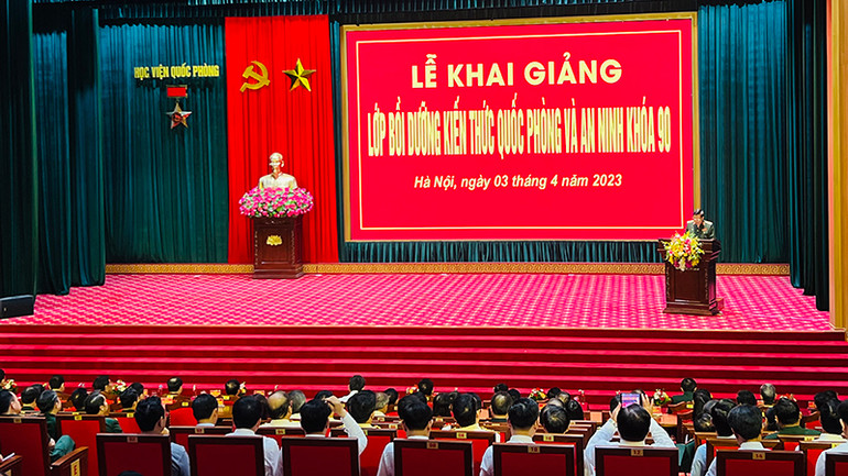 Toàn cảnh lễ khai giảng.