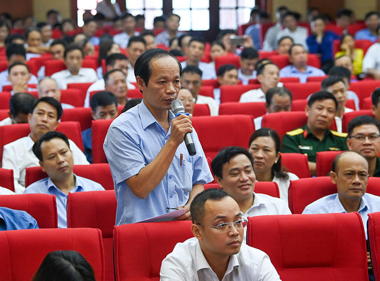 Cử tri Phạm Đức Thảo phát biểu kiến nghị đề xuất giải pháp phát triển kinh tế-xã hội đất nước, thành phố và huyện 6 tháng cuối năm 2023.