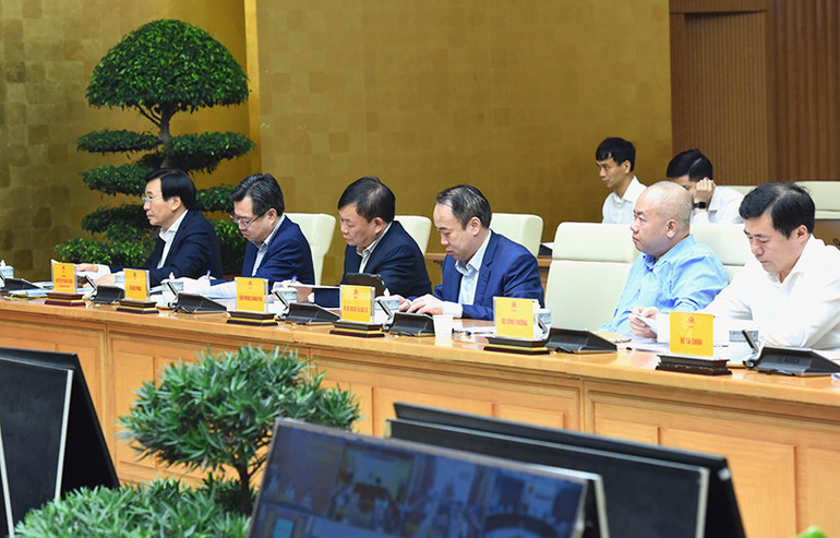 Đại diện lãnh đạo bộ, ban, ngành tham dự phiên họp. Đại diện lãnh đạo bộ, ban, ngành tham dự phiên họp.