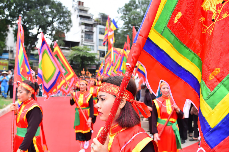 Xưa kia, lễ hội thường được tổ chức trong 10 ngày, được các ngôi làng Láng Thượng, Trung, Hạ cùng chung tay thực hiện. Hiện nay, hội được tổ chức gọn trong 3 ngày, từ ngày 6-8/3 âm lịch.