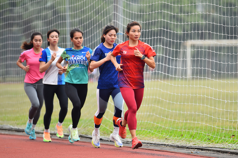 Các niềm hy vọng vàng của môn điền kinh vẫn miệt mài trên đường chạy Trung tâm Huấn luyện thể thao quốc gia.