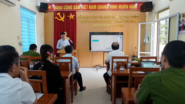 Hệ thống có thể tự động trích xuất báo cáo theo thời gian thực.