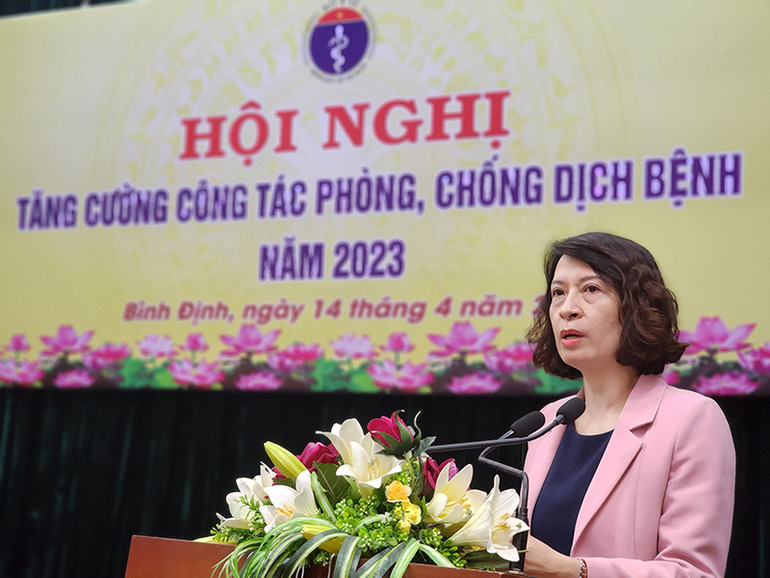 Thứ trưởng Y tế Nguyễn Thị Liên Hương phát biểu tại hội nghị.